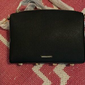 Excellent crossbody bag with dust bag
